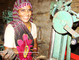 Argrabatti maker in India